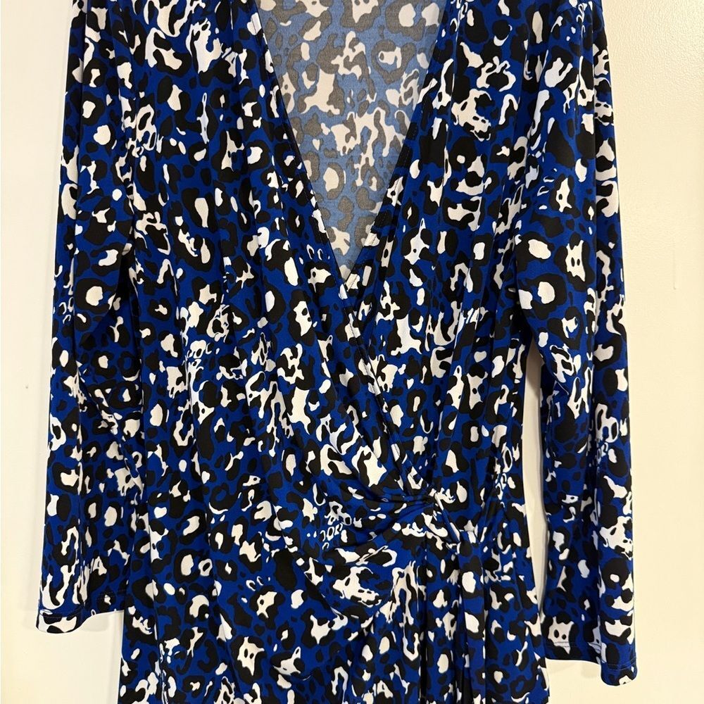 Anne Klein Blue and white blouse